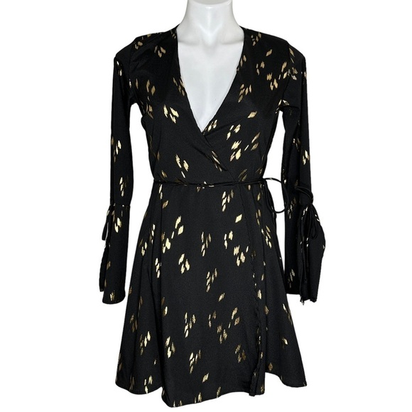 Lulu's Radiant Love black and gold wrap print dress Small - Picture 2 of 7